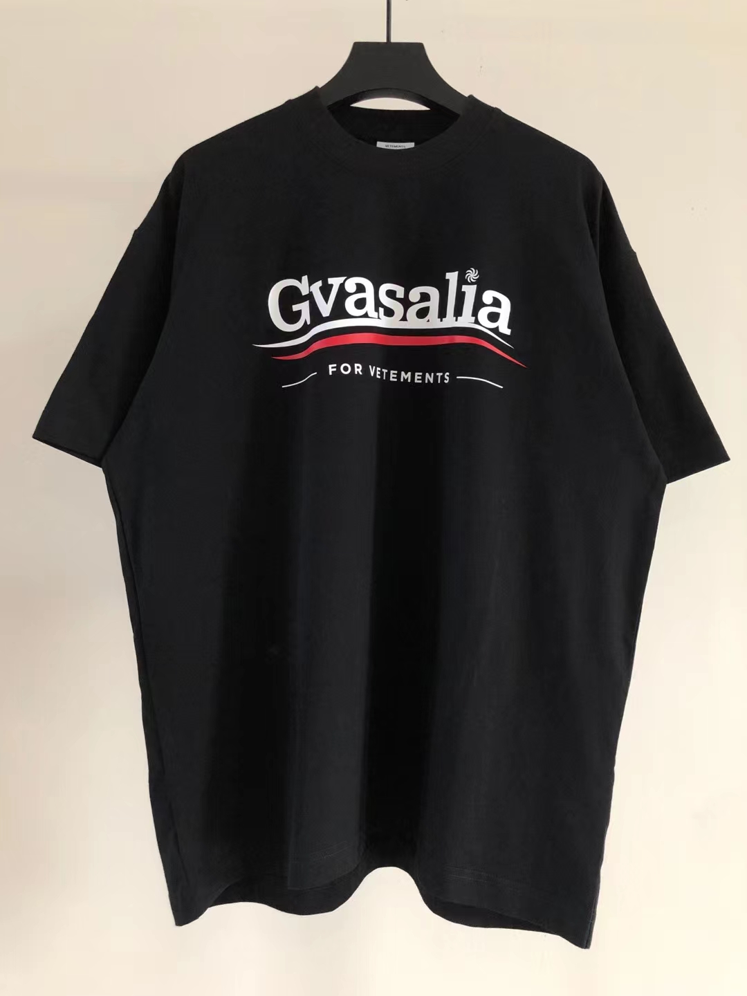 [벳피셜] 베트멍 Gvasalia 블랙 티셔츠